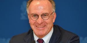 鲁梅尼格谈比赛太多：球员不断要求加薪，只能靠多踢比赛来钱