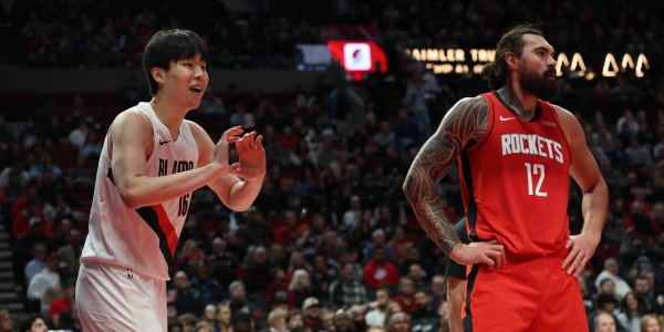 333体育|电竞-官方网站-对位亚当斯感受？杨瀚森：他太壮了 一只手推着我 我就动不了了